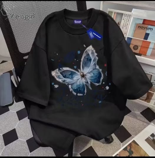 Clothing - Oversized Korea Style T-shirts - Negotiable